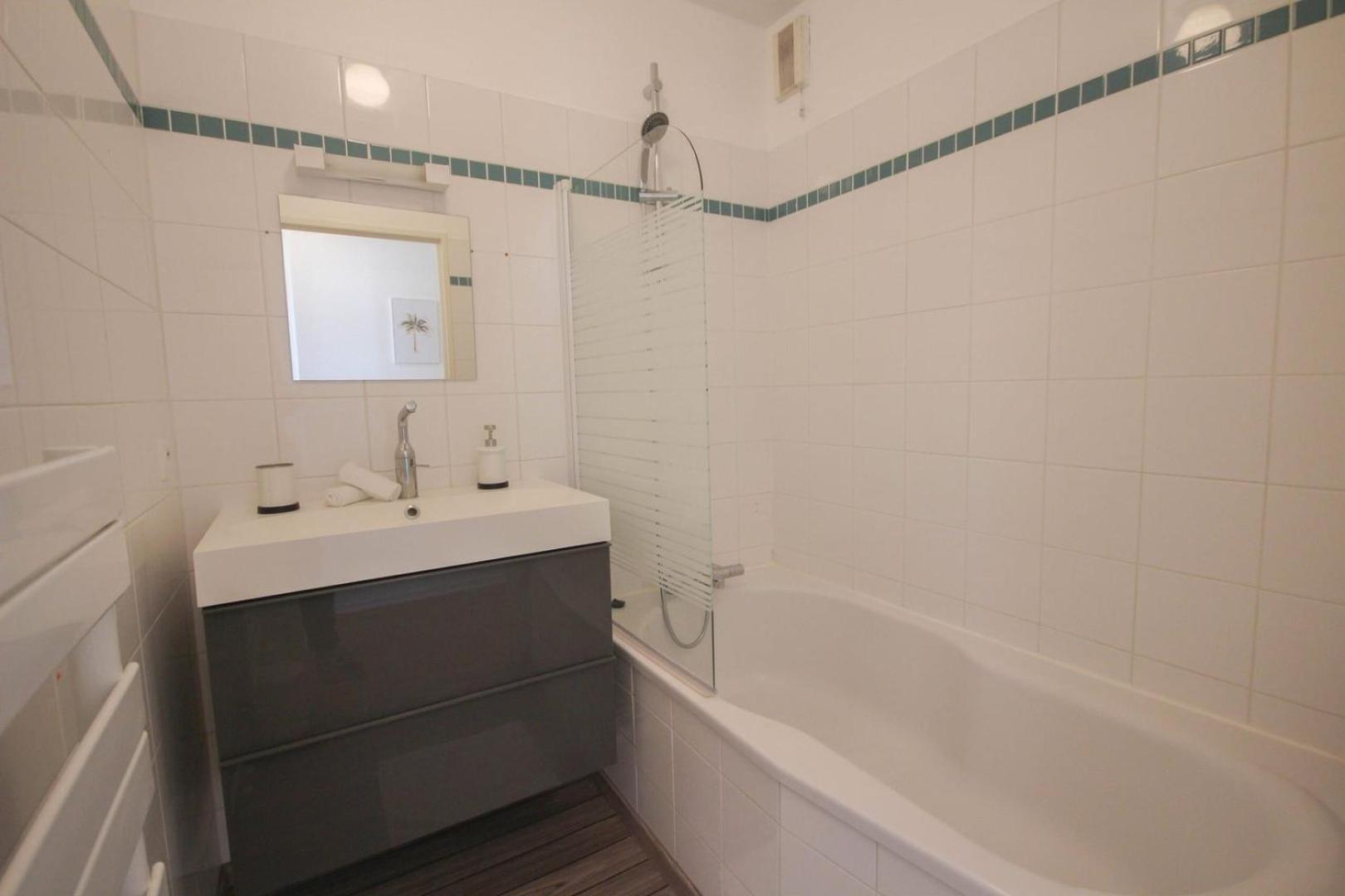 Apartment In Residence With Balcony And Parking リール エクステリア 写真
